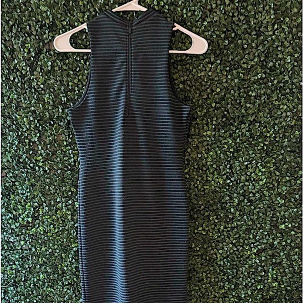 🔥5/$30🔥URBAN OUTFITTERS SILENCE + NOISE MOCK NECK DRESS - Picture 4 of 11